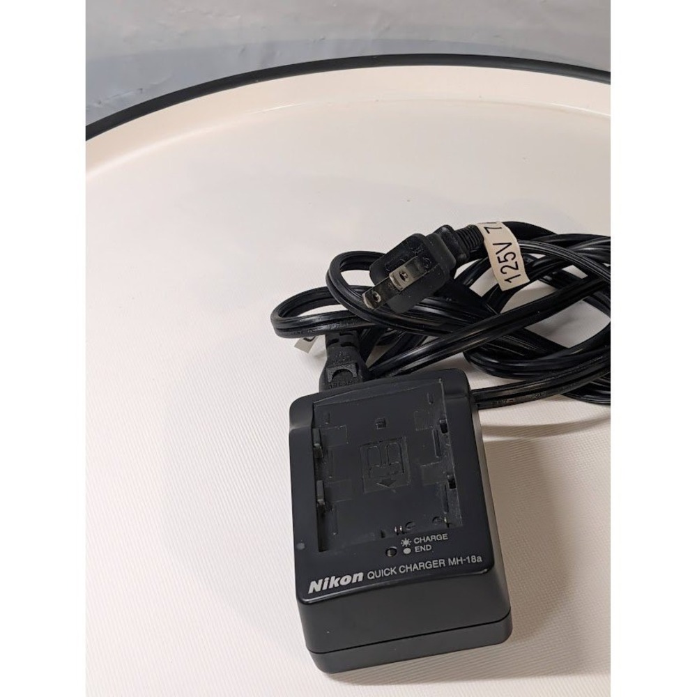 Nikon Quick Charger‎ MH-18a Black Excellent Camera Battery Wall Charger Cord
